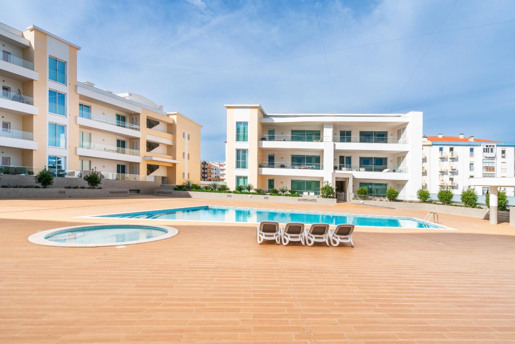Marina View 13 With Pool By Homing *